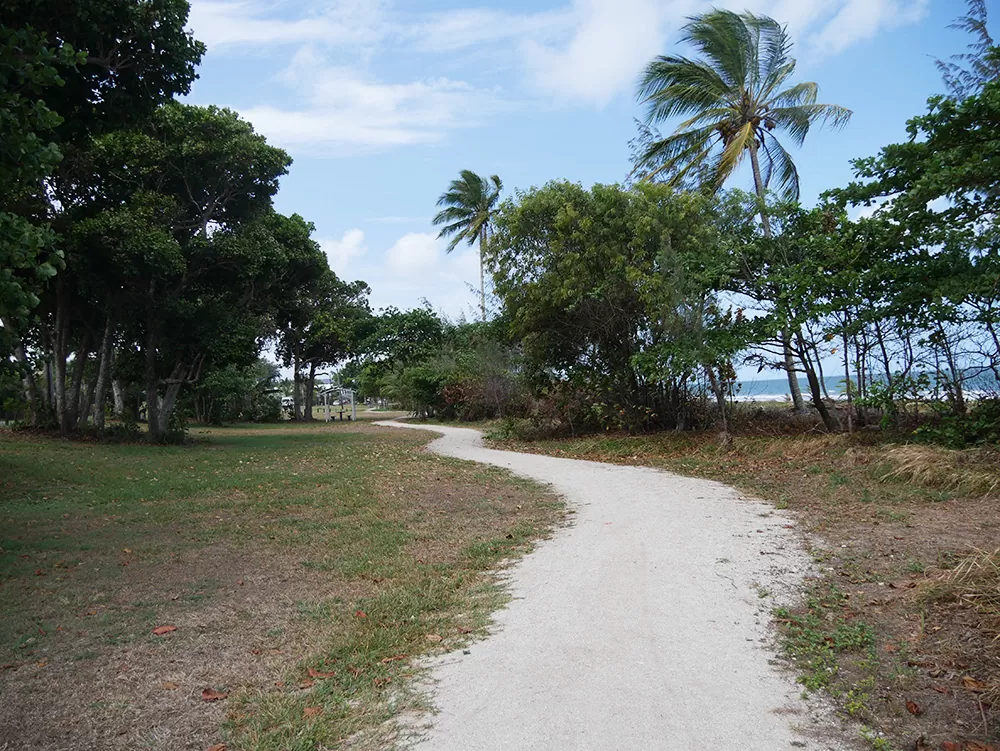 The path along the beach